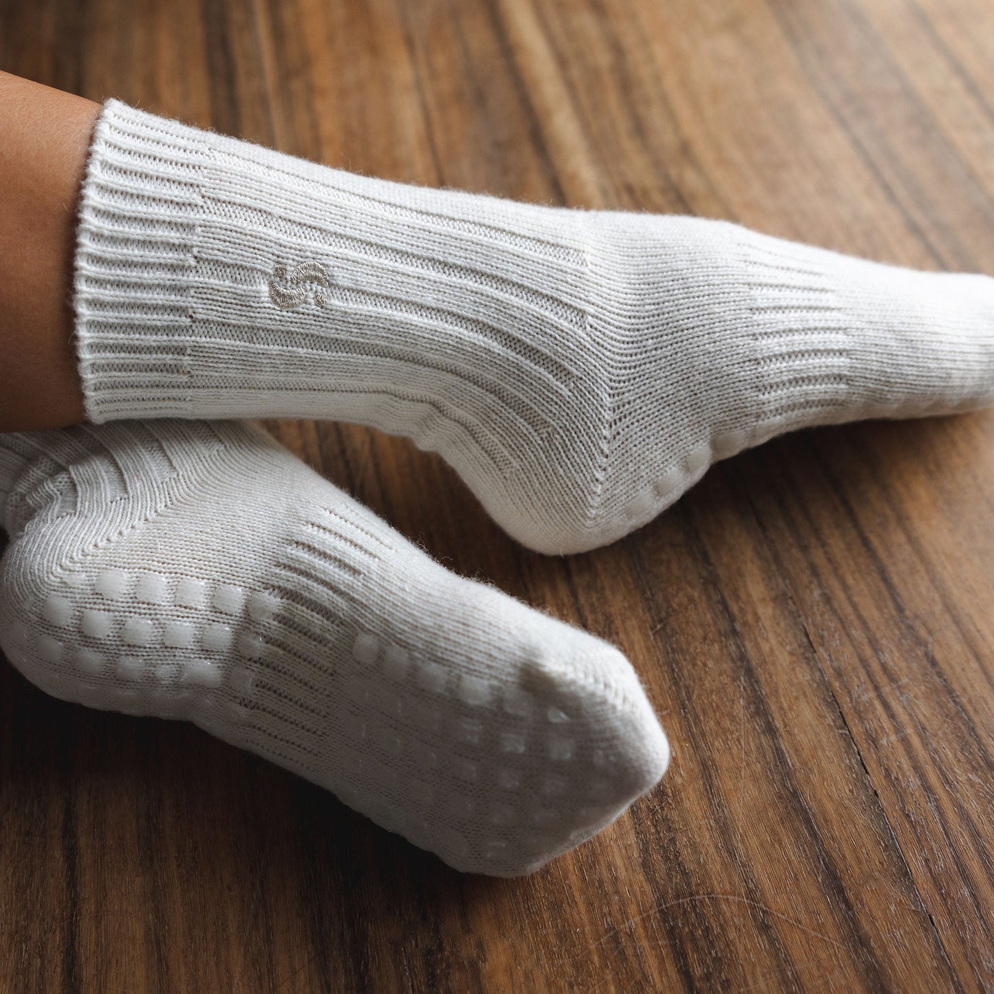 Serene Socks- Adult Merino Wool Non-Slip Socks- Cream- 1 pair