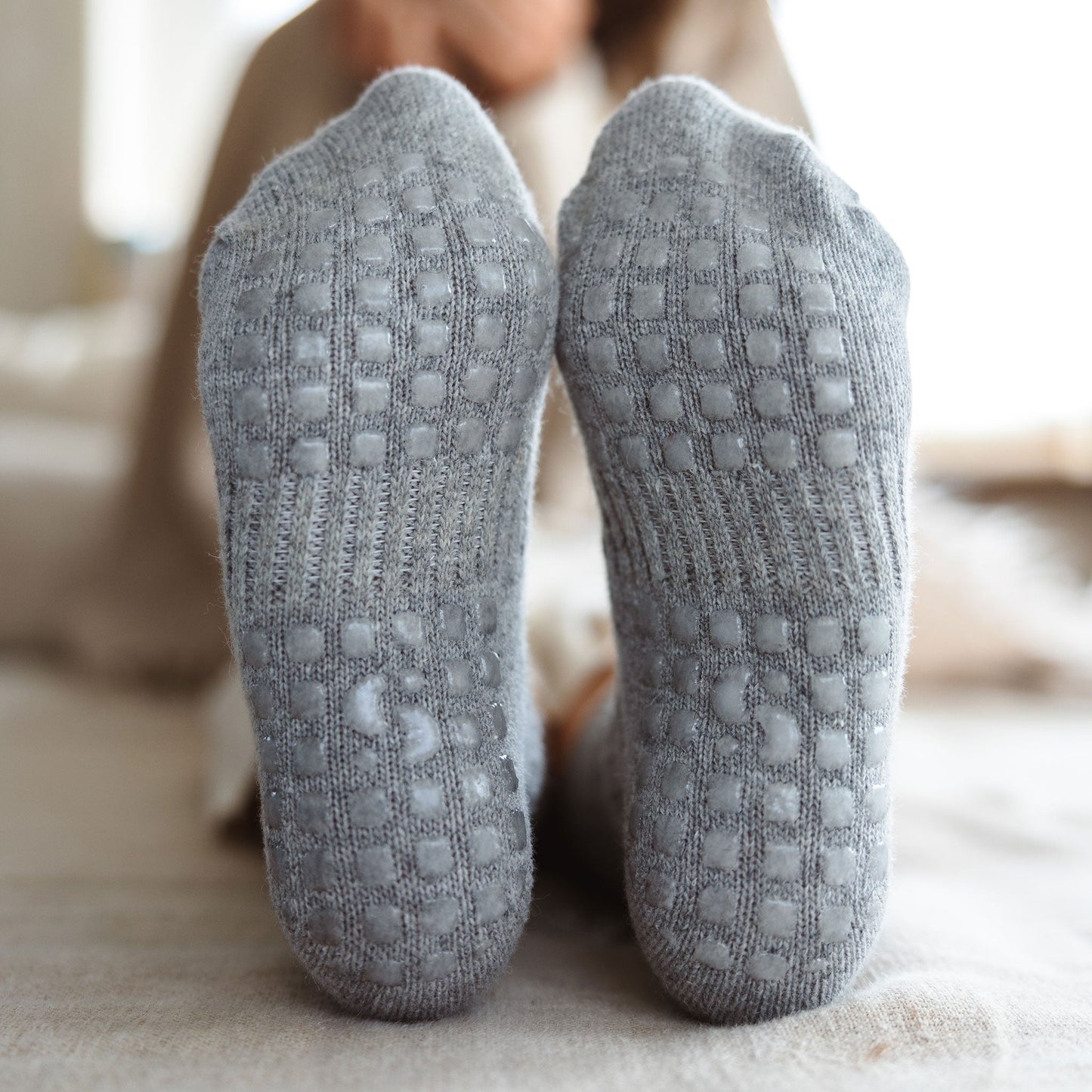 Serene Socks- Adult Merino Wool Non-Slip Socks- Light Grey - 1 pair