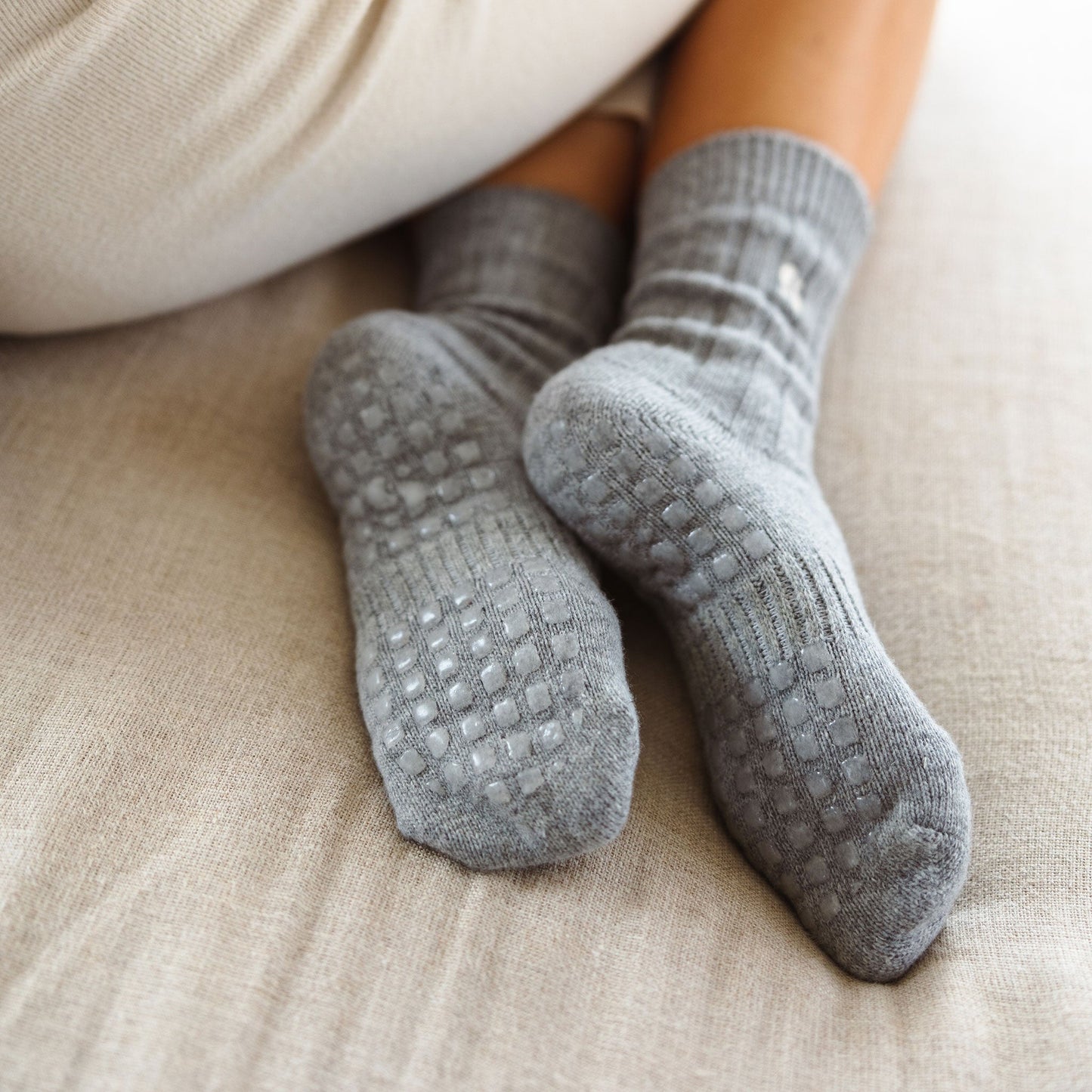 Serene Socks- Adult Merino Wool Non-Slip Socks- Light Grey - 1 pair